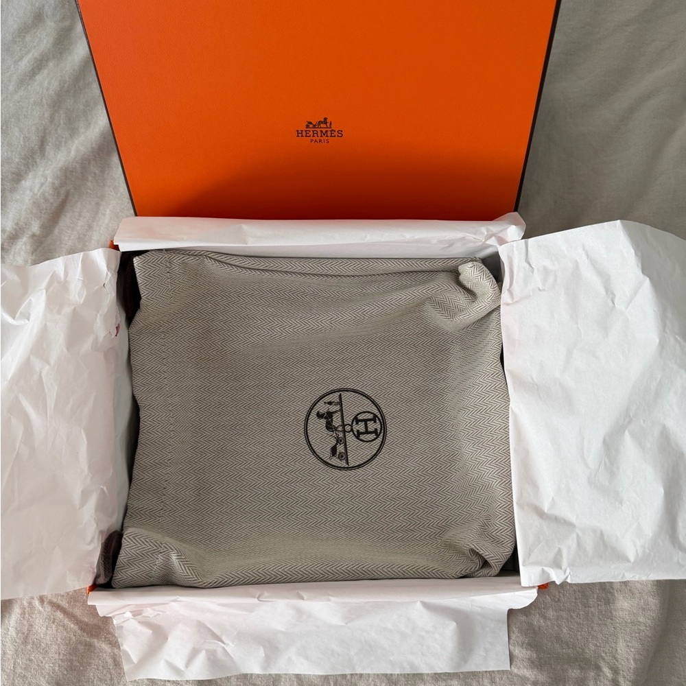 Brand New Hermes Evelyne 16 TPM Mini Caban/Gold Hardware K Stamp 2025 - Picture 7 of 8